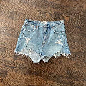 Abercrombie & Fitch High Rise Mom Short 8/29